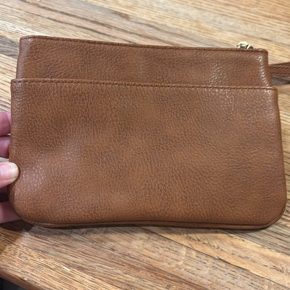 Steve Madden leather look wristlet 8x5.5 - Picture 3 of 8